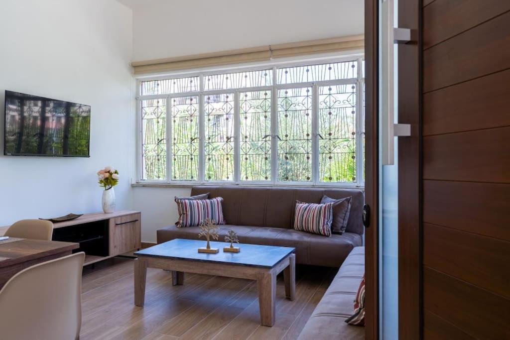 Апартаменти Verdant 1-bedroom In *