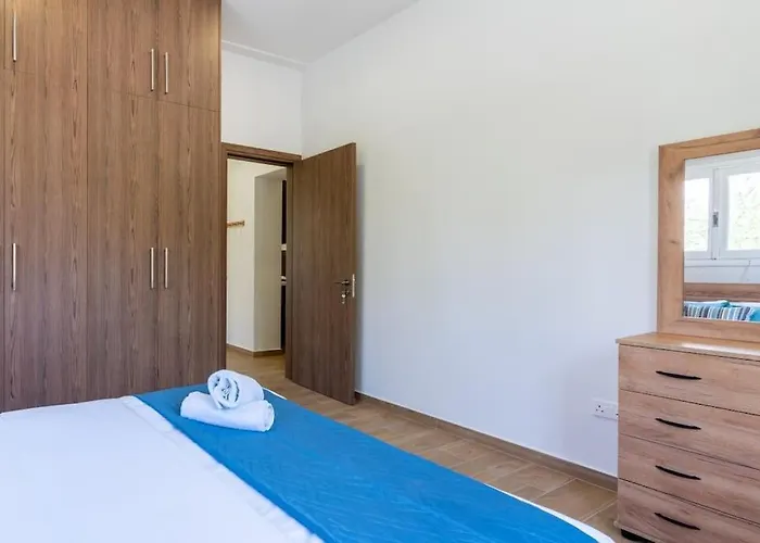 Verdant 1-Bedroom Apartment In Larnaca
